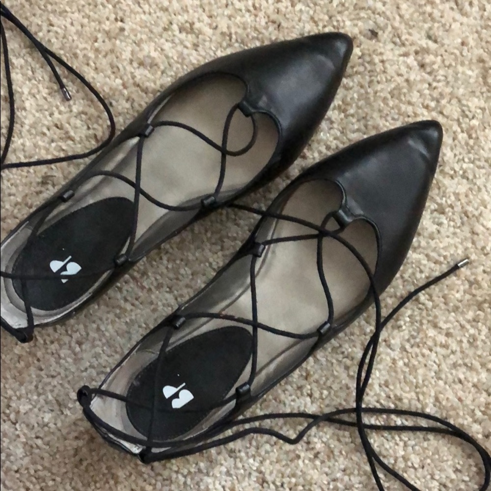 Strapped flats